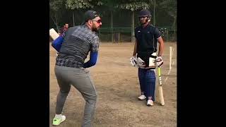 Yuvraj Singh teaching some technique to youngsters [upl. by Sergu]