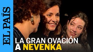 CINE  La gran ovación a Nevenka Fernández en el estreno de Soy Nevenka en San Sebastián  EL PAÍS [upl. by Helsell]