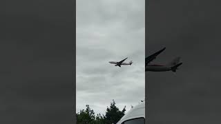 flight is landing Heathrow airport [upl. by Nyleahs]