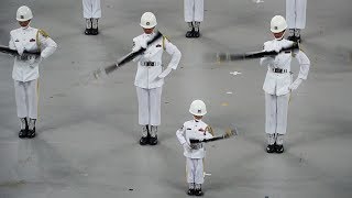 201804海軍樂儀隊表演6歲小禮兵向杰恩影片516處進場表演觀眾驚呼爆錶Taiwan 6yearold ceremonial military show [upl. by Cheryl266]