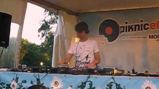 James Holden Piknic Electronik Sept 5 20091 2 10min [upl. by Mich77]