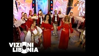 Motrat Mustafa  Kqyrni shoqe qka ka rritur nana Official Video [upl. by Anton]