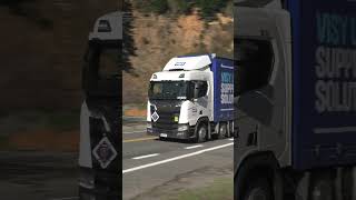 TRUCK SPOTTING BEAUTIFUL RIGS IN MOTION bigtruckdriver bigrig automobile [upl. by Arretal20]