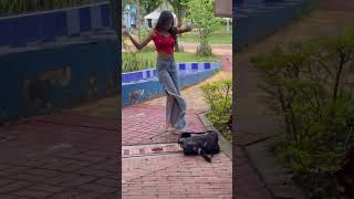 La mochila 🎒 con espuma 🧼 carita 🥴 blancas ⚪️ broma de humor ❤️😂 funny video reels tiktok [upl. by Carny]