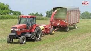 CASE International 7120 MAGNUM Tractor Forage Harvesting [upl. by Rabah995]