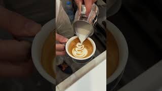 Slow leaf amp tulips latte art [upl. by Hank995]