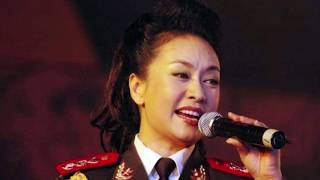 彭丽媛 Peng Liyuan《阿里山的姑娘》First Lady sings quotMaiden of Alishanquot w English lyrics [upl. by Kirven]