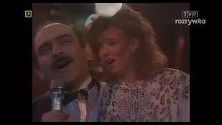 Andrzej Zaucha i Hanna Banaszak  Chwile live 1986 [upl. by Jesus]