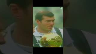 Real Madrid Öncesinde Zinédine Zidane Show football skills shorts [upl. by Coe]