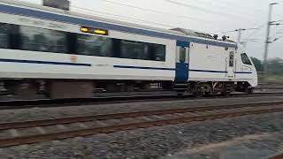 20902 Gandhinagar Capital  Mumbai Central Vande Bharat Express SKIPPING TO BILIMORA JN [upl. by Novy100]