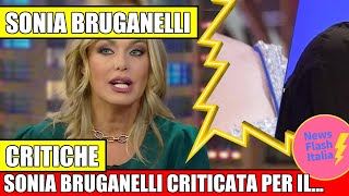 SONIA BRUGANELLI ATTACCATA DURANTE BALLANDO CON LE STELLE CRITICHE E POLEMICHE IN STUDIO [upl. by Kcirdneked]