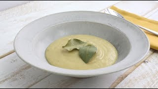 Cremige Pastinakensuppe – Rezepte für Schwangere  Kochen mit babyclubde [upl. by Ardnosak]