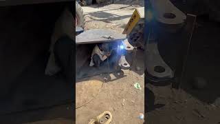 Welding karne ka sahi tarika welding shorts [upl. by Idnahk]