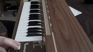 Bontempi B9 Chord Organ Demo [upl. by Tawney]