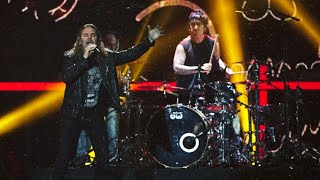 Maná  De Pies a Cabeza  En Vivo en Los 40 Music Awards 2016 [upl. by Mercie]