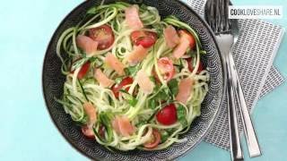 Pasta van courgette met zalm  CookLoveShare [upl. by Nitas]