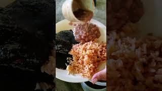 Mole tradicional fiesta food oaxaca mixteca comida streetfood tradiciones recetas mole [upl. by Adnilema10]