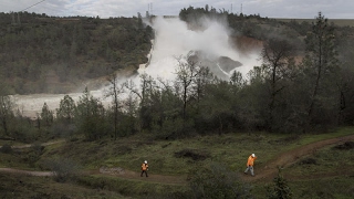 Damage to Oroville Dams spillway worsens as officials consider emergency measures [upl. by Ainollopa]