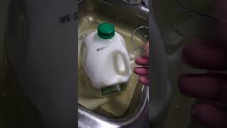 Freezing and thawing milk [upl. by Charie]