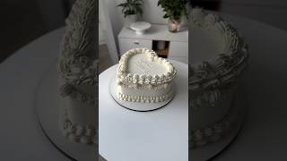 Heart cake cake heartcakes cakespecial cakedecorating youtubeshorts soumya viralvideo fyp [upl. by Ennirroc]