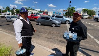 CRISIS quotAPRIETAquot A LOS MESEROS DE CULIACÁN QUE SALEN A VENDER AGUA A LA CALLE [upl. by Ordway606]