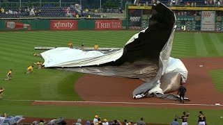 Cutch Bucs help grounds crew control tarp [upl. by Lateh112]