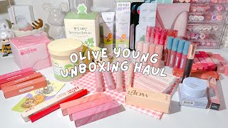 KBEAUTY HAUL  REVIEW 🇰🇷 makeup amp skincare from Olive Young 🛁🔆 [upl. by Alaaj]