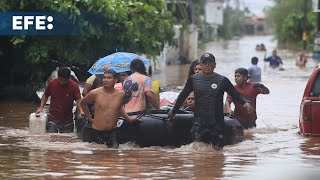 El paso del huracán John por Acapulco deja severas inundaciones deslaves y carreteras destruidas [upl. by Blunt]