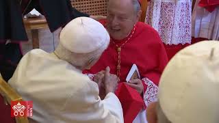 27 agosto 2022 incontro di papa Benedetto XVI con i nuovi cardinali dopo il concistoro [upl. by Ylra622]