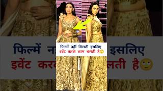 Karishma Kapoor In Golden Lehnga Walk At Lakme fashion week collection [upl. by Abraham]