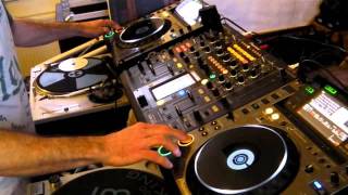 DJ Tutorial on mixing Breaks [upl. by Mauer807]