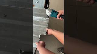 SNUOK Cordless Brushless 16 Gauge Power Nibblers Rechargeable 21V 16 Gauge for Metal Cutter 1900SPM [upl. by Abrahan193]