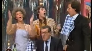 Il Trio  parodia del quiz di Mike Bongiorno concorrenti Nunzio e Sigra Flora  Tastomatto 1985 [upl. by Syla]