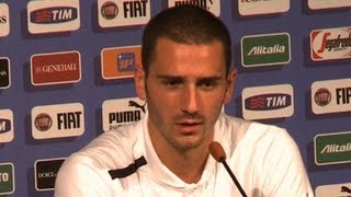 Italien gegen England Bonucci sieht sein Team im Klassiker vorn [upl. by Ahsiekar]