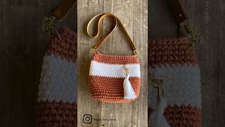 Bolsa de Crochê Linda e Fácil de Fazer Acesse nosso canal e assista o tutorial dessa bolsa incrível [upl. by Harilda]