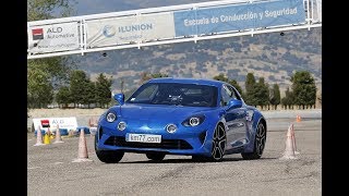 Alpine A110 2018  Maniobra de esquiva moose test y eslalon  km77com [upl. by Tnecniv209]