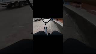 😰La llanta delantera 😳 bmxtrucos automobile bmxracing [upl. by Dicks]