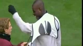 Balotelli incapable de shabiller [upl. by Ahsikal949]