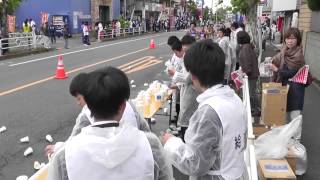 ekiden 箱根駅伝予選会 第90回 大パニック 給水ポイント 10Km地点 20131019 立川 2014 [upl. by Demp]