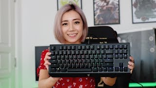 Razer Blackwidow Tournament Edition Chroma V2  Portable Gaming Keyboard [upl. by Bride596]