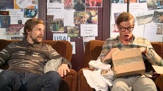 Unboxing quotKuH des Jahresquot mit Joko und Klaas [upl. by Luhe]