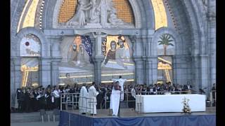 Rosaire 2015 à Lourdes  La procession eucharistique du vendredi 9 octobre [upl. by Rebme31]