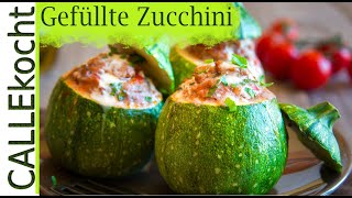 Gefüllte Zucchini mit Hackfleisch auf Tomatensoße im Backofen  Rezept [upl. by Nahbois]