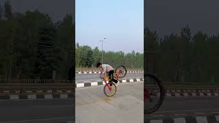 ￼ Back roll cycle stunt 🧐stunt video viral Sort video [upl. by Jacobine]