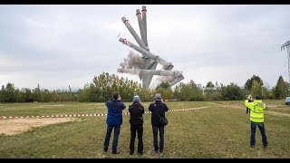 Schornsteinsprengung des ehemaligen ENSOHeizkraftwerks BautzenTeichnitz [upl. by Amby]