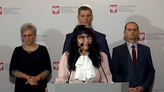 Koronawirus Kuriozalne słowa na konferencji w MEN Dyrektorka szkoły zdradziła quotsposóbquot na COVID19 [upl. by Haag]