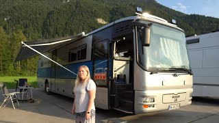 12m Knastbus zum coolen Wohnmobil umgebaut Tanja lebt wo andere eingesperrt waren Vanlife 2021 [upl. by Annnora]