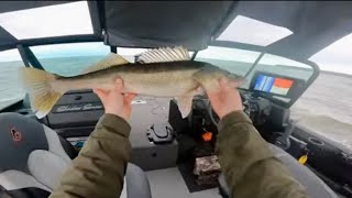 Windy Walleyes on Green Bay 5224 [upl. by Rafiq]