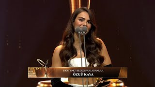 Pantene Yıldızı Parlayanlar Özgü Kaya  Pantene Altın Kelebek Ödülleri 2022 [upl. by Roter]