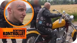 quotIch bin angekotztquot  Polizei will Motorrad aus dem Verkehr ziehen  Achtung Kontrolle  kabel eins [upl. by Gosser]